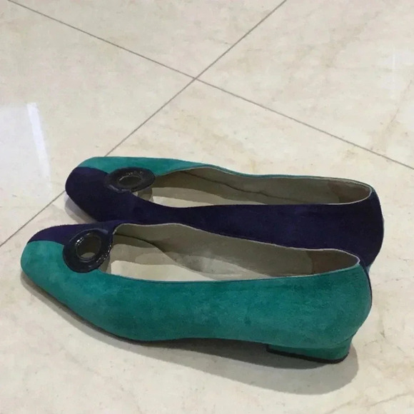 Make an offer 📖Rinaldi suede pumps - Picture 2 of 5